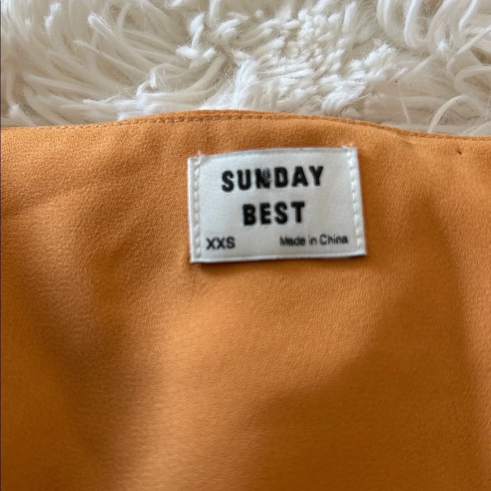 Aritzia Sunday Best cropped tie-front blouse in an orange/mustard color size XXS - Picture 3 of 6